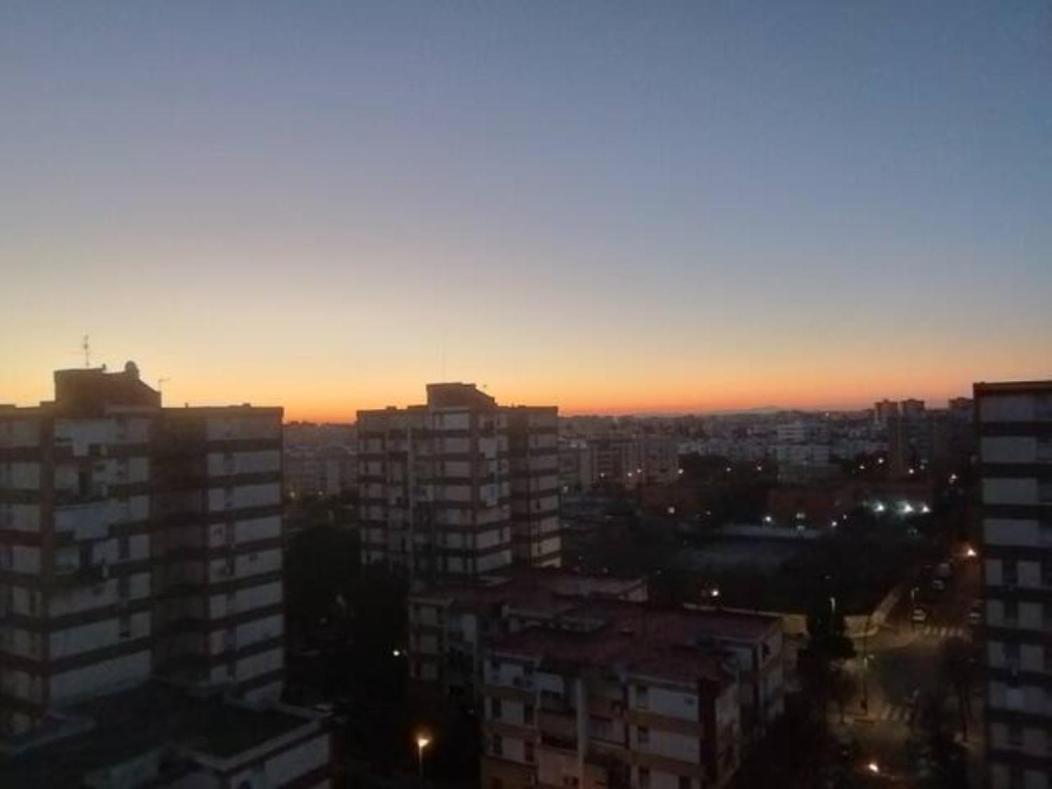 Habitaciones Privadas Con Cama Doble En Sevilla エクステリア 写真
