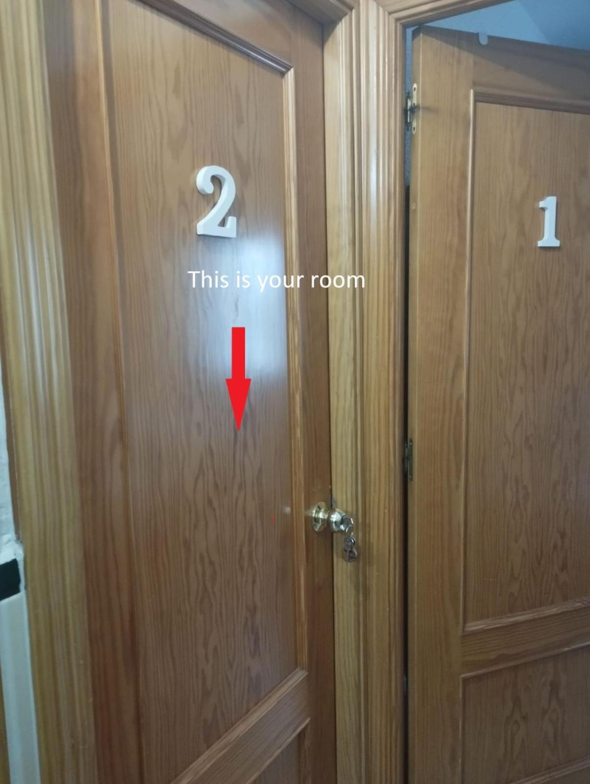 Habitaciones Privadas Con Cama Doble En Sevilla エクステリア 写真