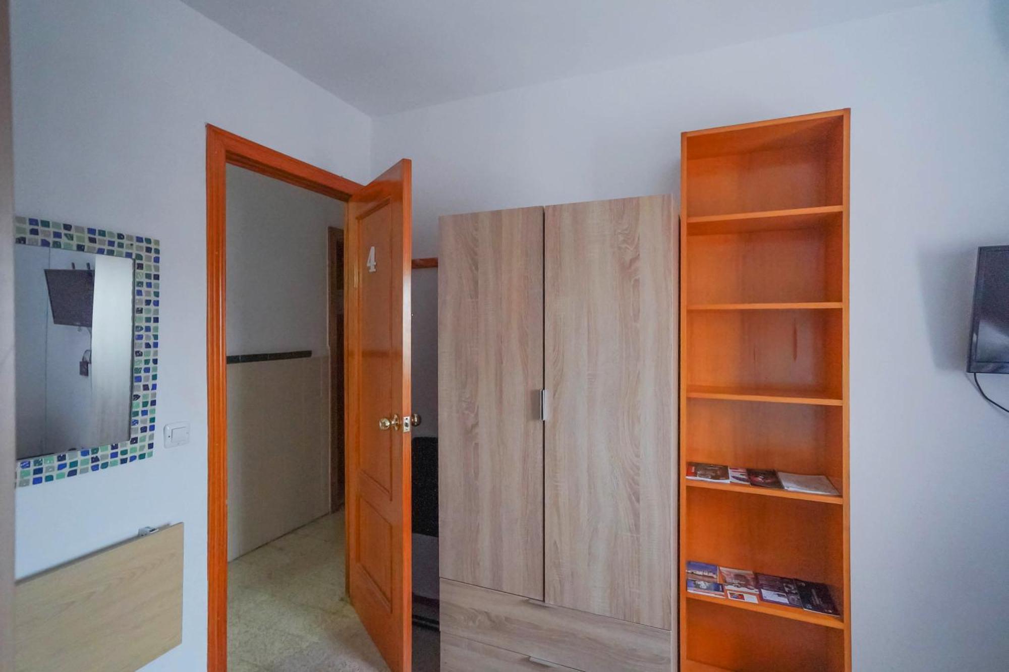 Habitaciones Privadas Con Cama Doble En Sevilla エクステリア 写真