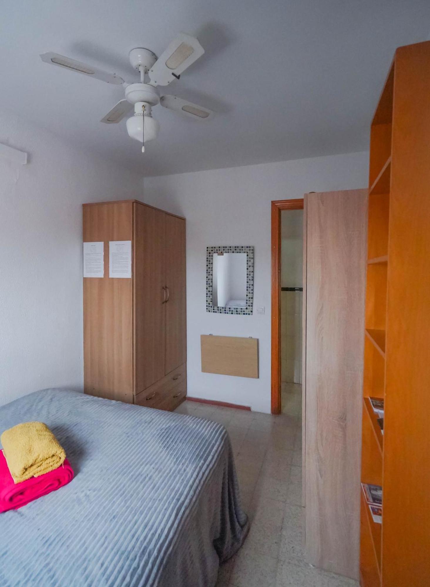 Habitaciones Privadas Con Cama Doble En Sevilla エクステリア 写真