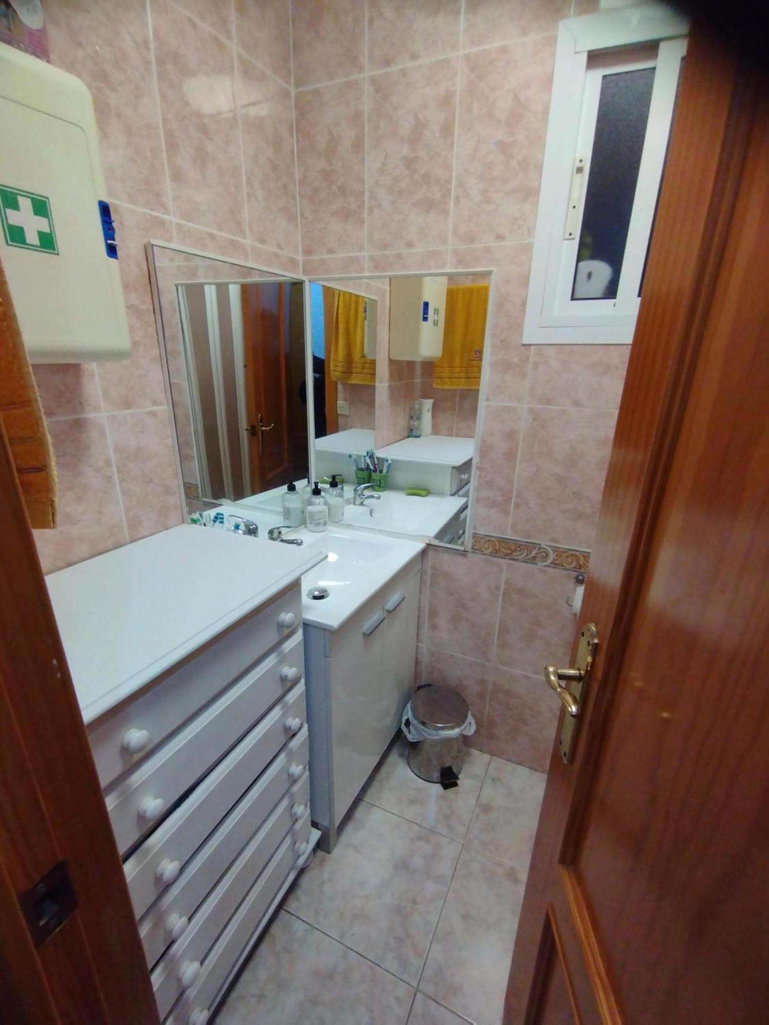 Habitaciones Privadas Con Cama Doble En Sevilla エクステリア 写真